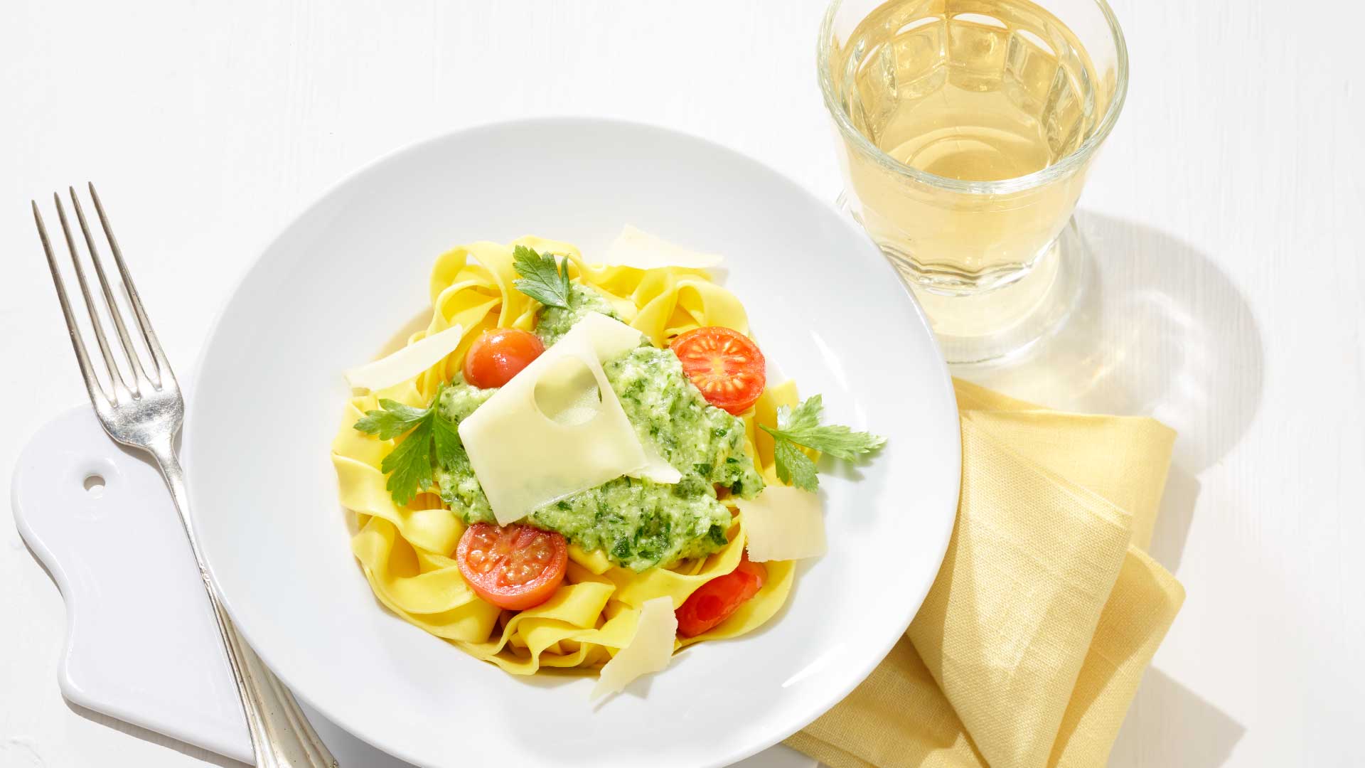Saffron noodles with courgette sauce - Emmentaler AOP Switzerland