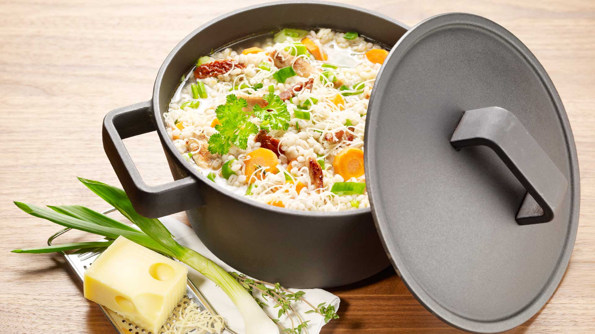 Barley and chicken stir-fry - Emmentaler AOP Switzerland