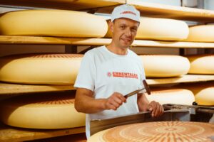 Emmentaler AOP Bergkäserei Oberberg