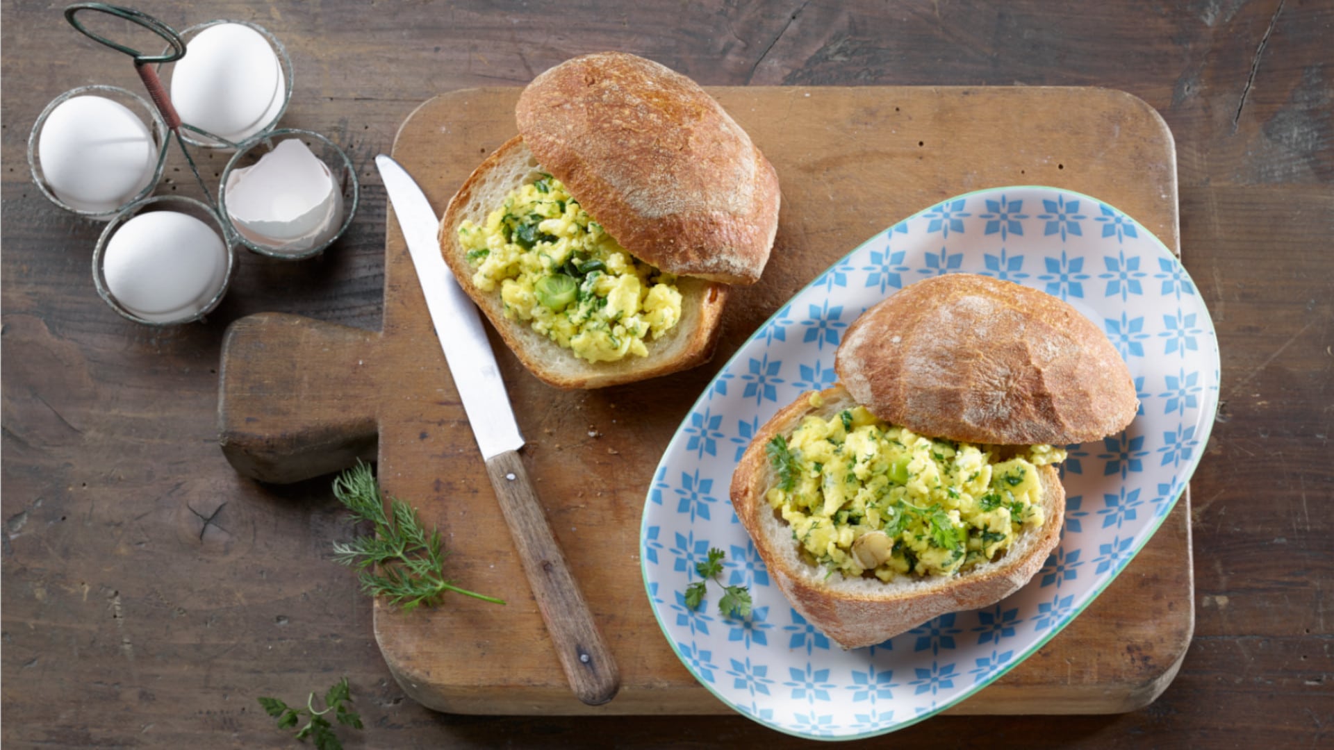 Emmentaler & Scrambled Eggs in a Bread Roll - Emmentaler AOP Switzerland