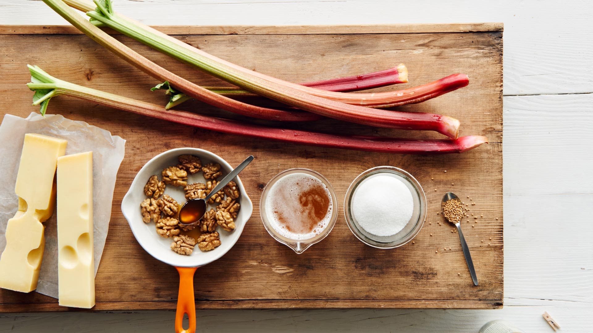 Emmentaler AOP with chutney and honeyed walnuts - Emmentaler AOP Switzerland