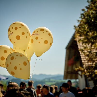 Affoltern im Emmental, le 12 septembre 2026, les lutteurs Matthias Sempach et  Schwinger Matthias Aeschbacher s affrontent sur le rouler de la meule Emmental avec un parcours Technique  éà L’AOP Tag Emmentaler © sedrik nemeth